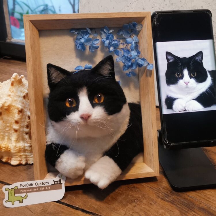 Custom Needle Felted Pet Portrait Frame (Hands)