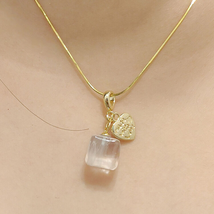 Deep Sea Blue Square Necklace - 图片 3